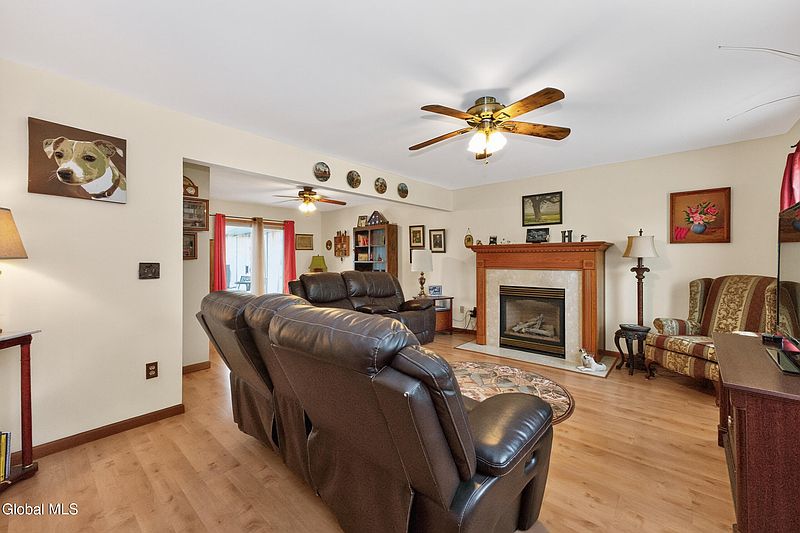 5th image of 1467 Bame Road