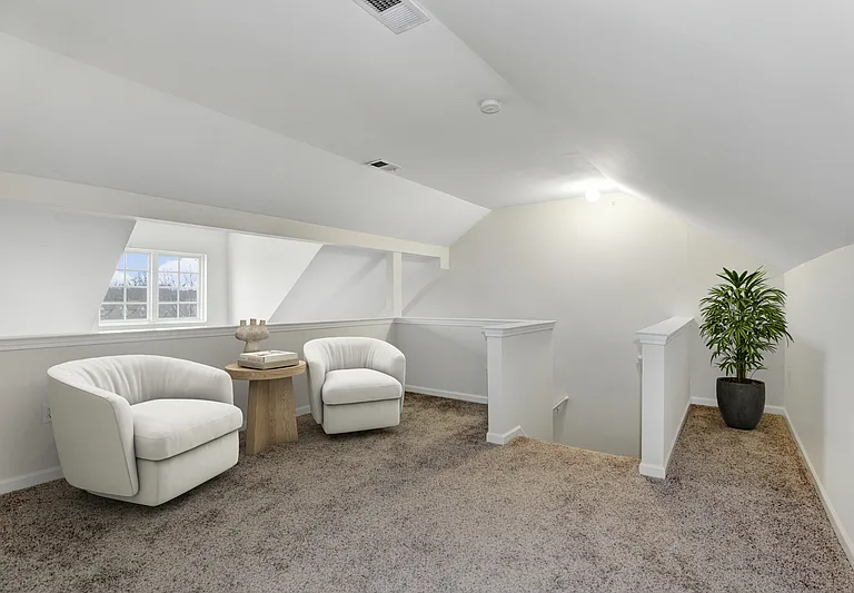Green Hill Luxury Rentals — Photo 21