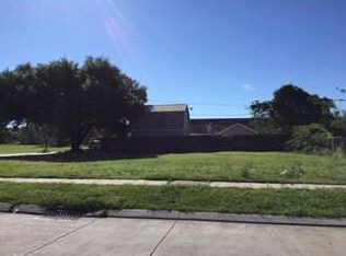 2517 Edgar Dr, Violet, LA 70092