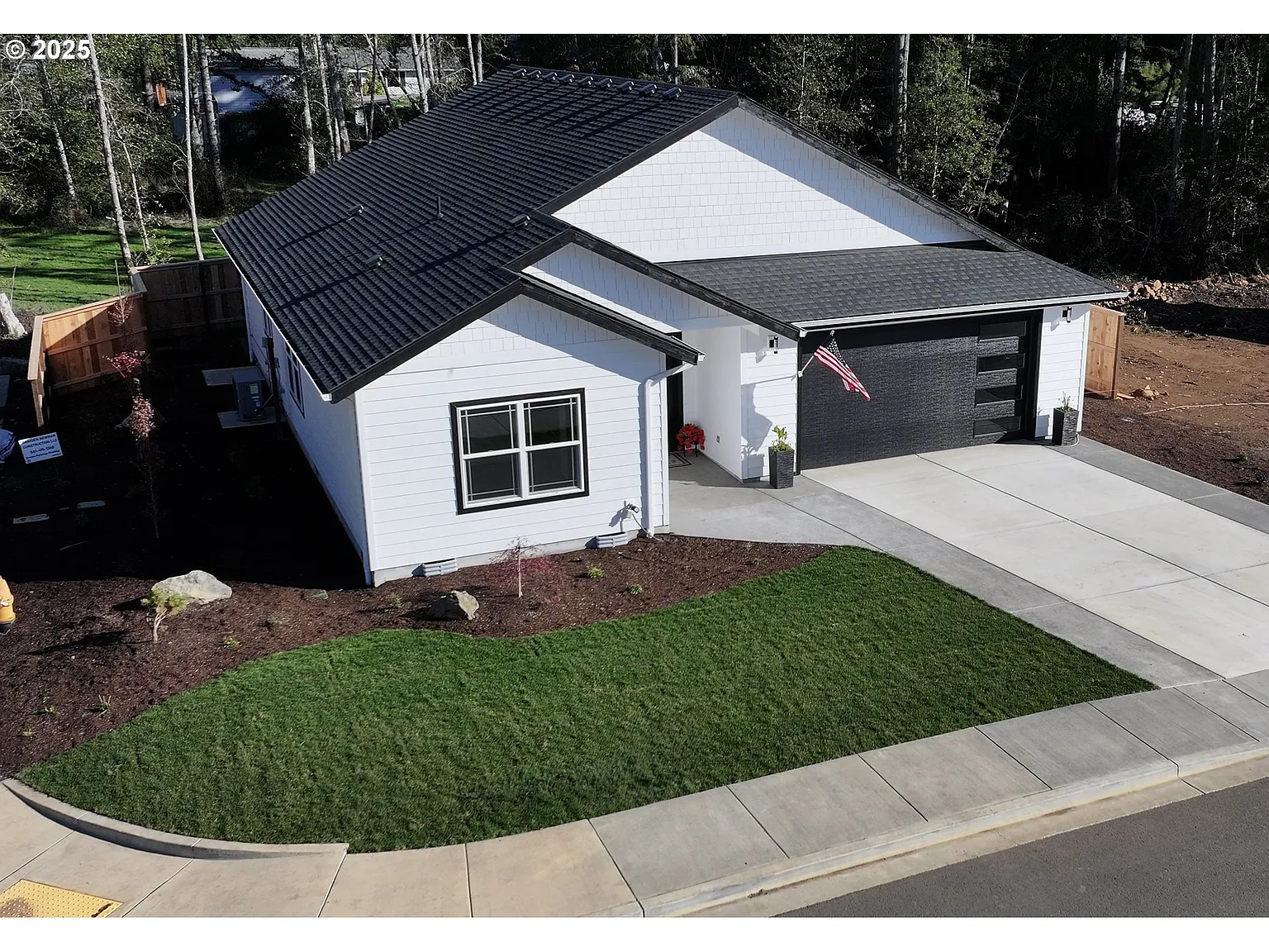 1229 Lighthouse Ln photo 1