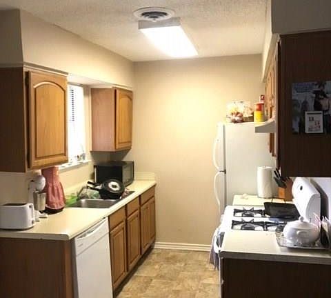 2nd image of 514 Golden Meadow Ln