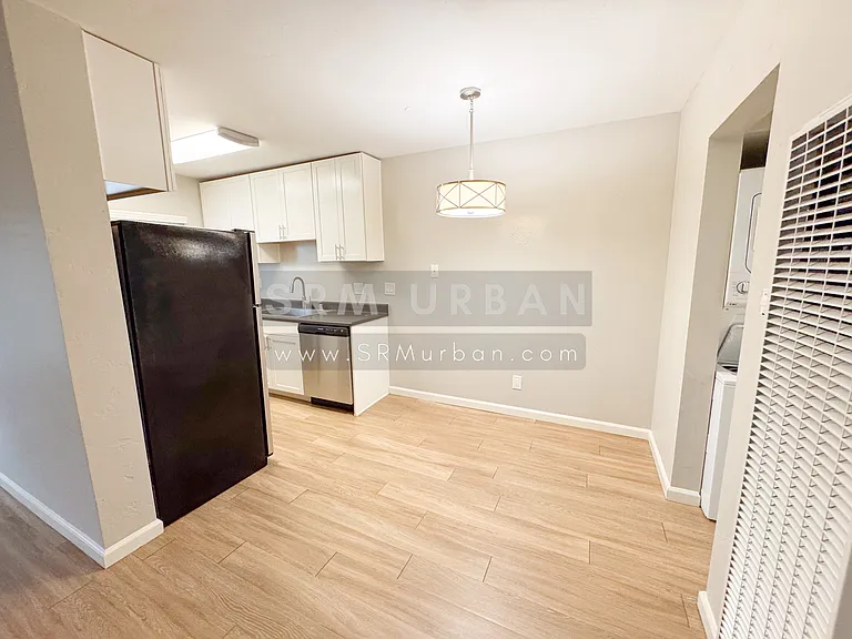 2870 Broadway #8 — Photo 5