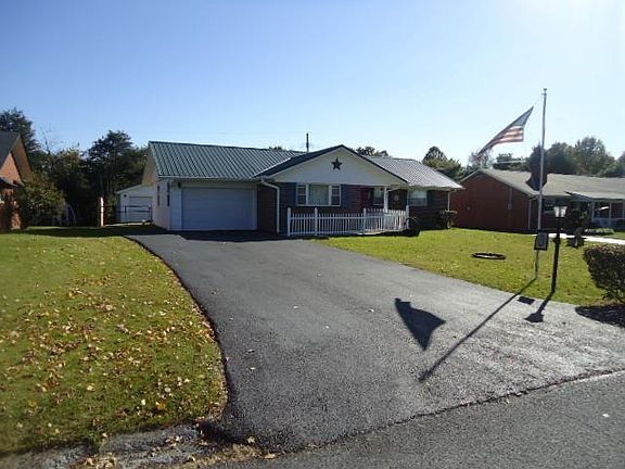 5th image of 108 Tahoma Dr