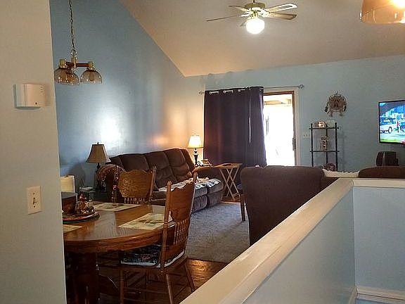 3rd image of 1201 Bluestem Dr