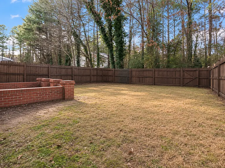 6623 Sevenoaks Dr — Photo 21