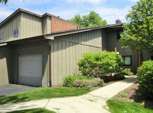 2S407 Emerald Green Dr #37, Warrenville, IL 60555