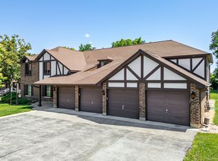 1753 Plymouth Ct APT B, Wheaton, IL 60189