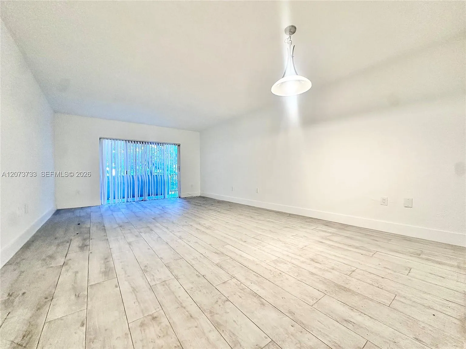 Dadeland Grove Condo — Photo 4