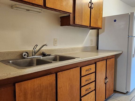 3rd image of 212 N Penn St #2
