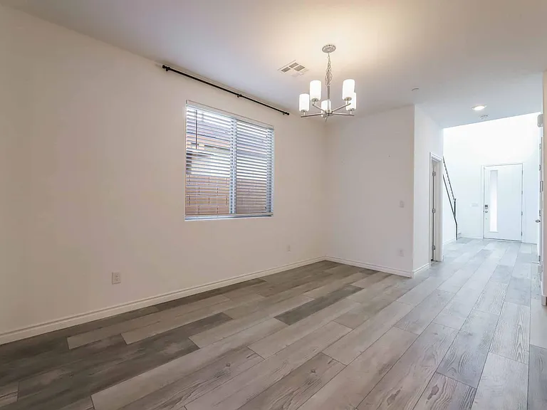 906 Sycamore Falls St — Photo 15