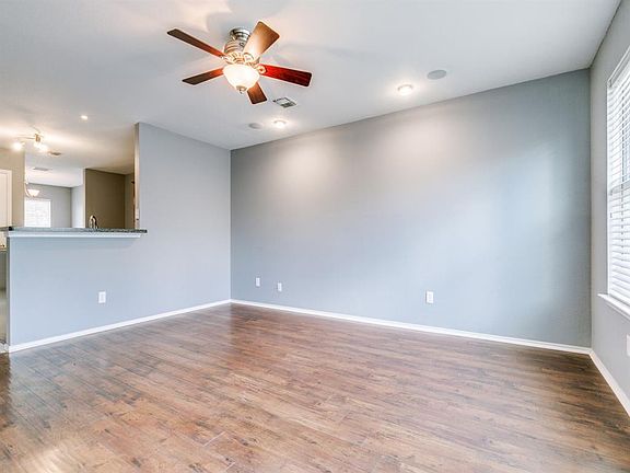 3rd image of 2009 Gardenia Dr