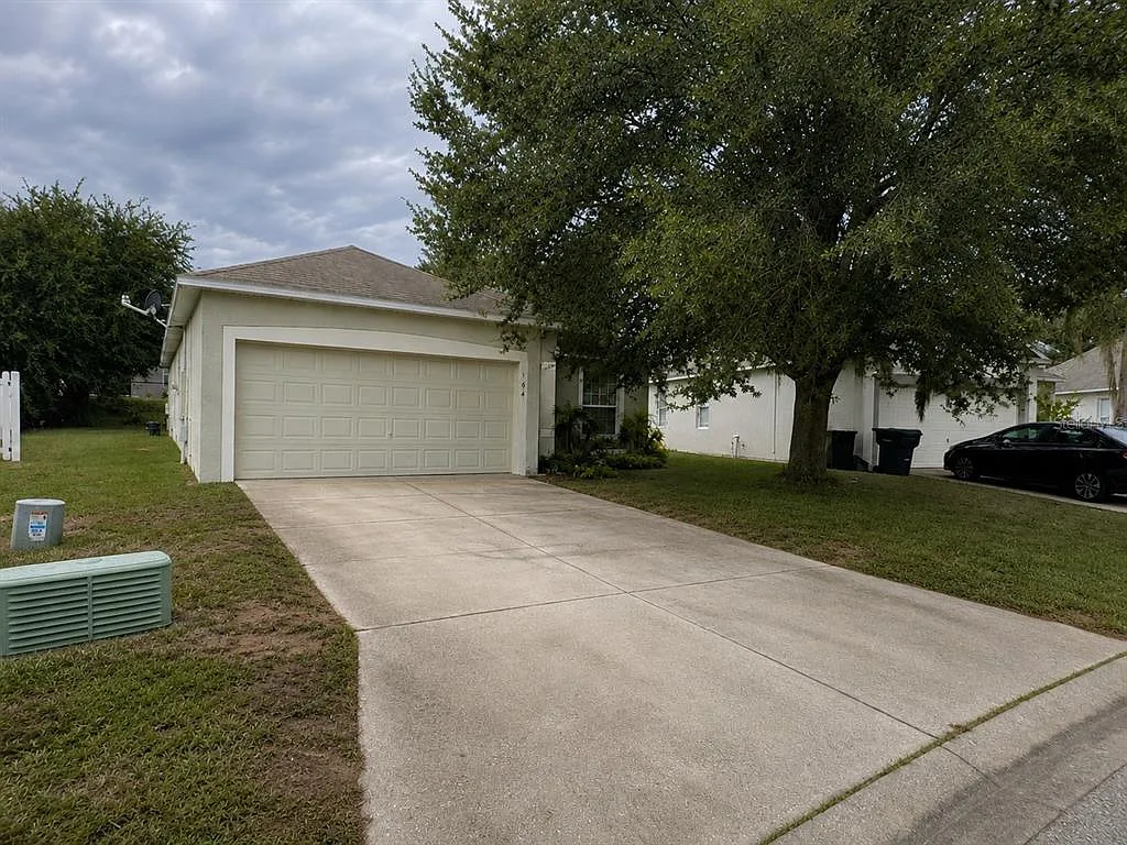 5 bed, 4.0 bath, 1825 sqft, $2,450 — Photo 2