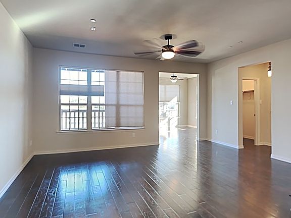 4th image of 2669 Chambers Dr