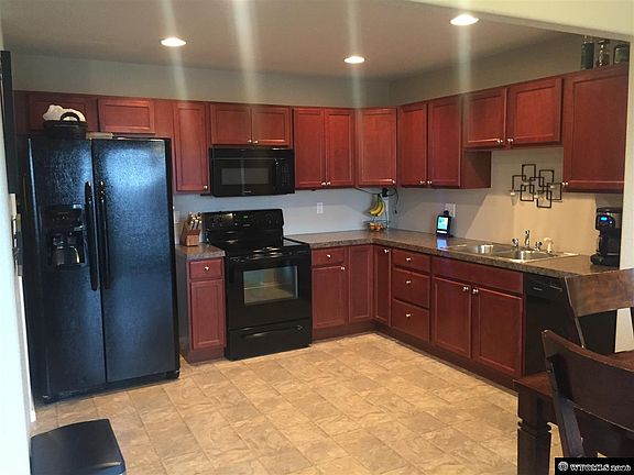 5th image of 1510 Meadow Ln