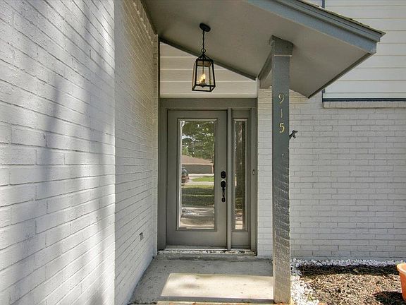 3rd image of 9158 Beverly Dr