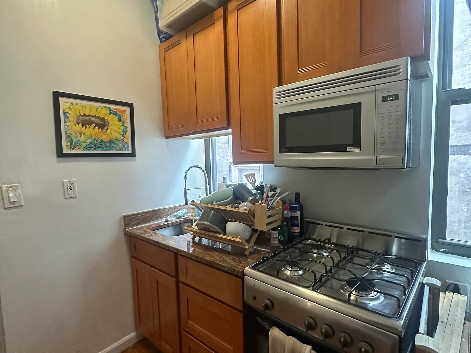 526 East 11th Street — Photo 2