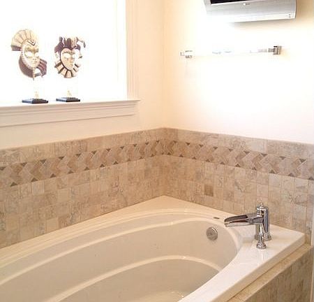 Master Bath Tub w LCDTV