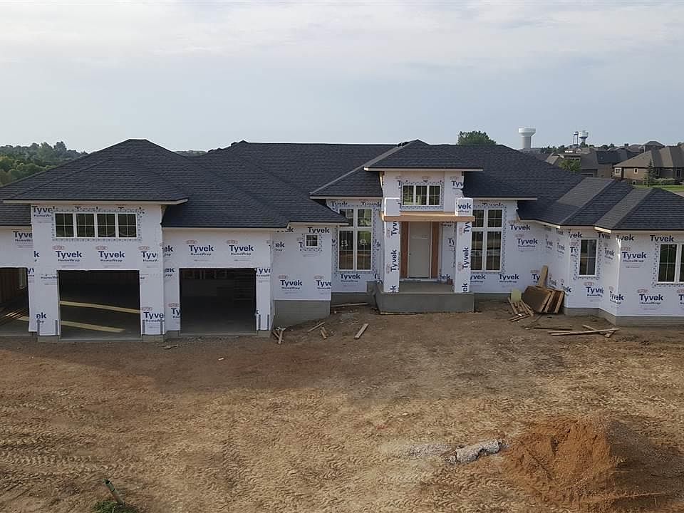 2nd image of 2805 Leighton Cir