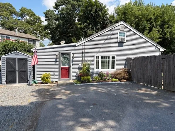 19 Water St, Swansea, MA 02777