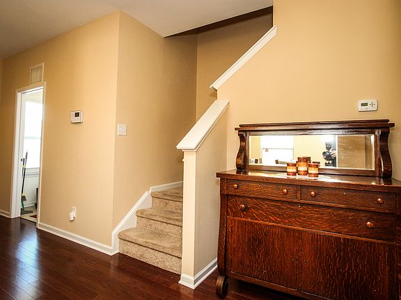 3rd image of 129 Isabella Ct