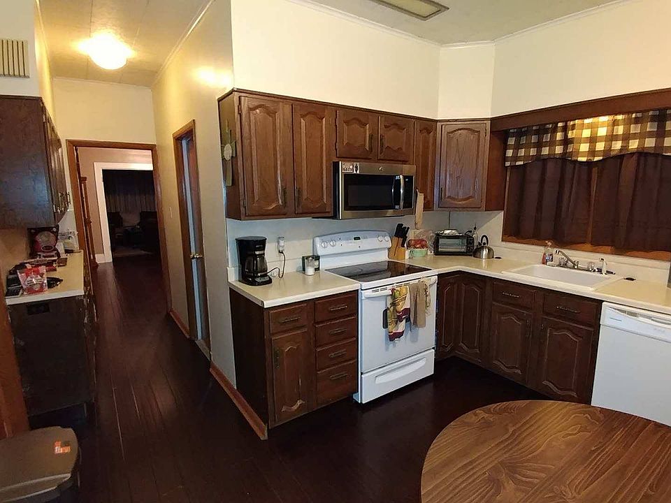 1st floor kitchen