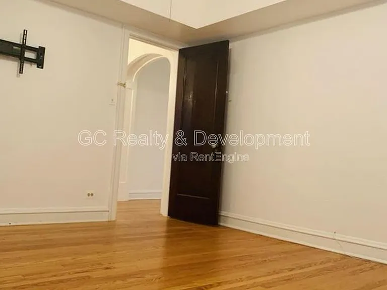 6316 N Rockwell St #2 — Photo 11