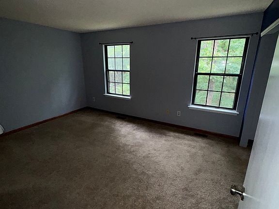 5th image of 14 Cheshire Dr #14