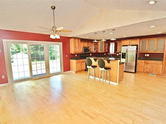 3rd image of 7055 Ashlawn Dr