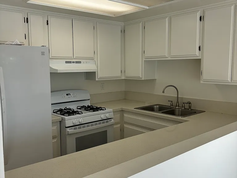 8141 Lampson Ave — Photo 16
