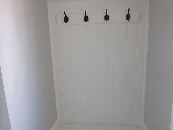 Entry coat area