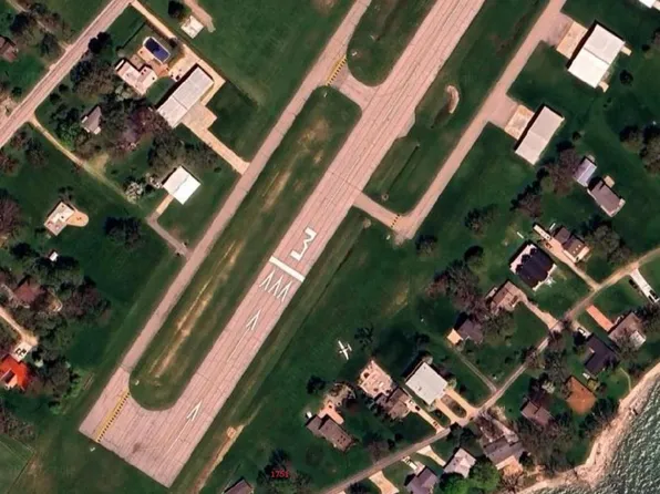 1751 Airline Dr, Put In Bay, OH 43456