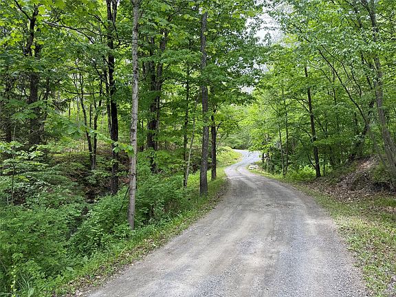 2nd image of 35 Appaloosa Lane