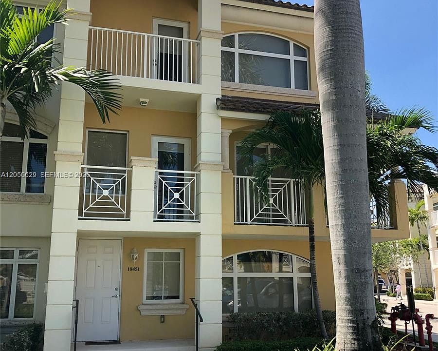 1st image of 18451 NE 27th Pl