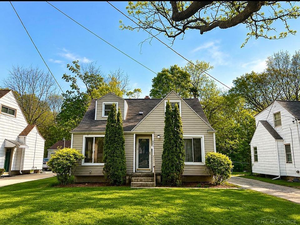 1st image of 621 Bradley Ave