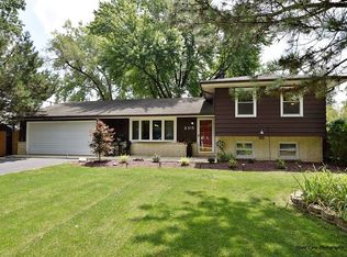22W205 Hackberry Dr, Glen Ellyn, IL 60137
