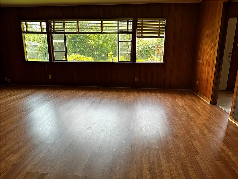 5210 Stuyvesant Ln — Photo 8