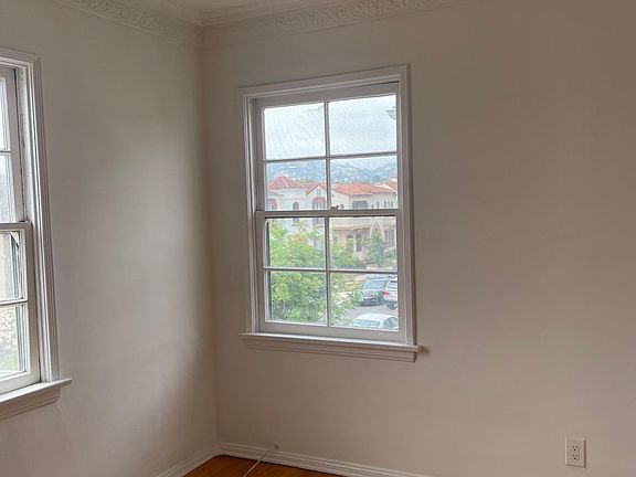 3rd image of 328 N Gardner St #1/2