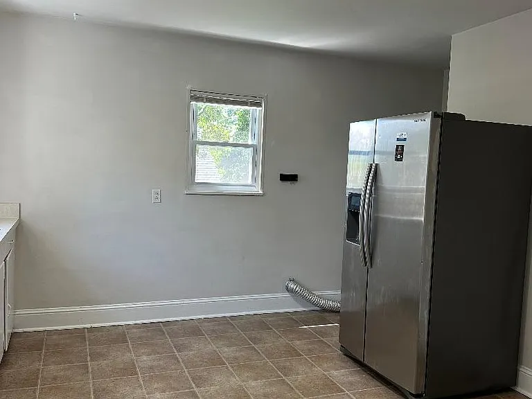 218 Granby Park #B — Photo 5