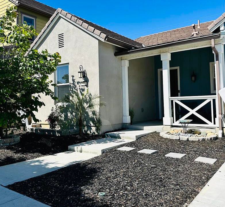 1st image of 90 Los Altos St