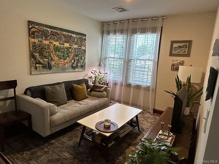 148 Main St #2W — Photo 8