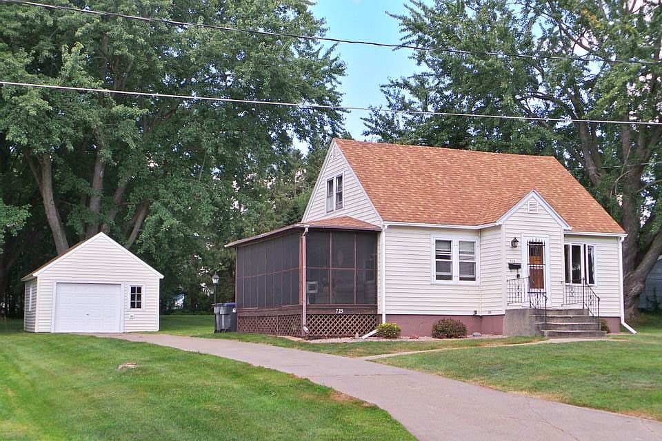 1st image of 725 E South St