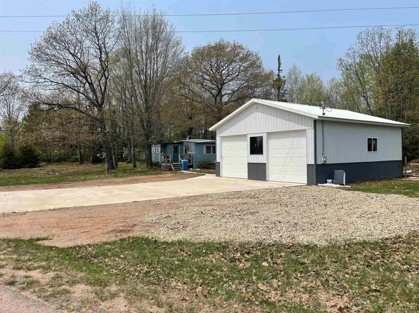 17 Snowfield Rd, Negaunee, MI 49866