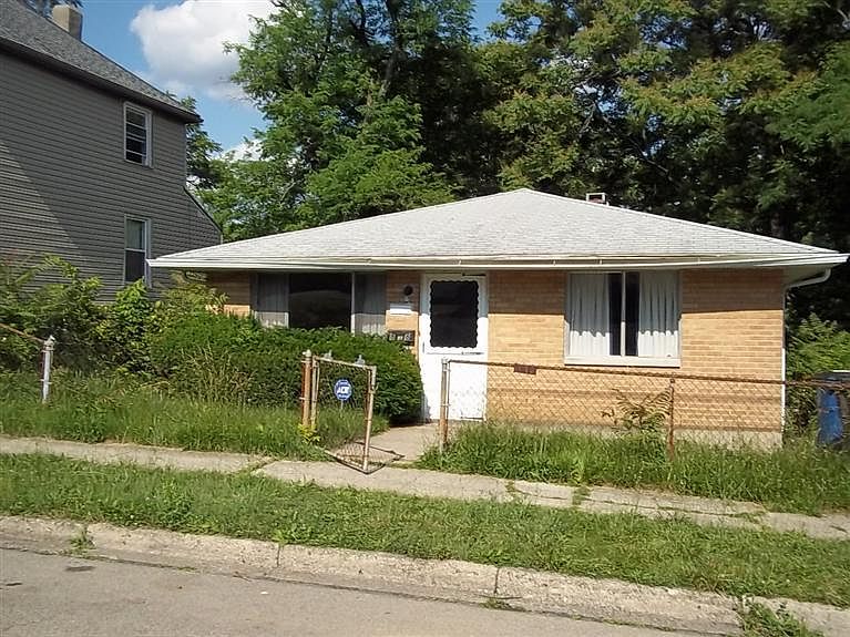 1st image of 818 Blanche St