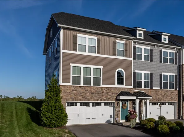 1210 Clear Springs Dr, Canonsburg, PA 15317