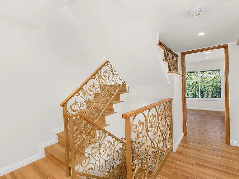 1745 Selby Ave #20 — Photo 17