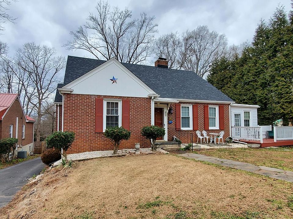 1st image of 302 Oakdale St
