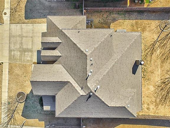 5th image of 948 Tara Dr