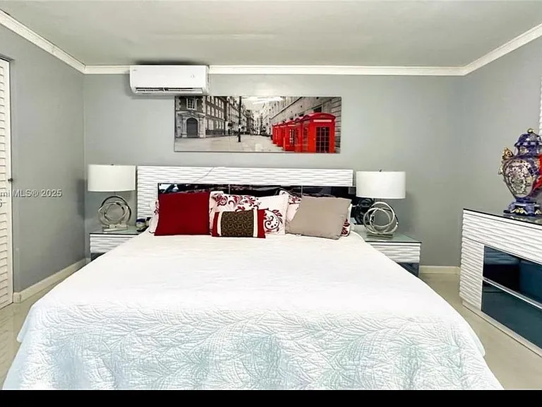 20515 NW 45th Ave — Photo 17