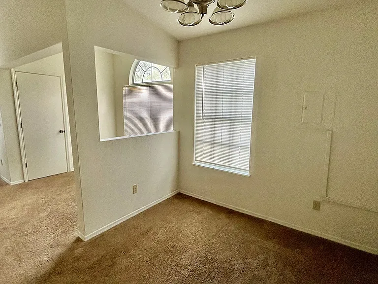 1614 Columbia Arms Cir #247 — Photo 5