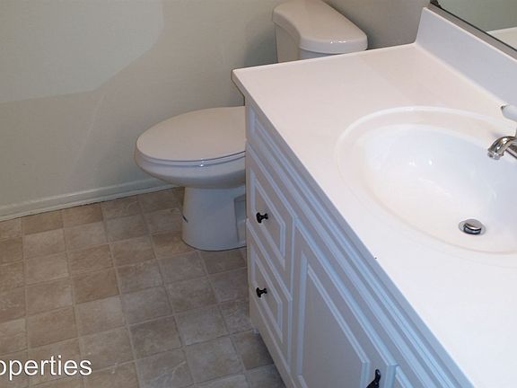 3rd image of 3137 W 139th St APT 202